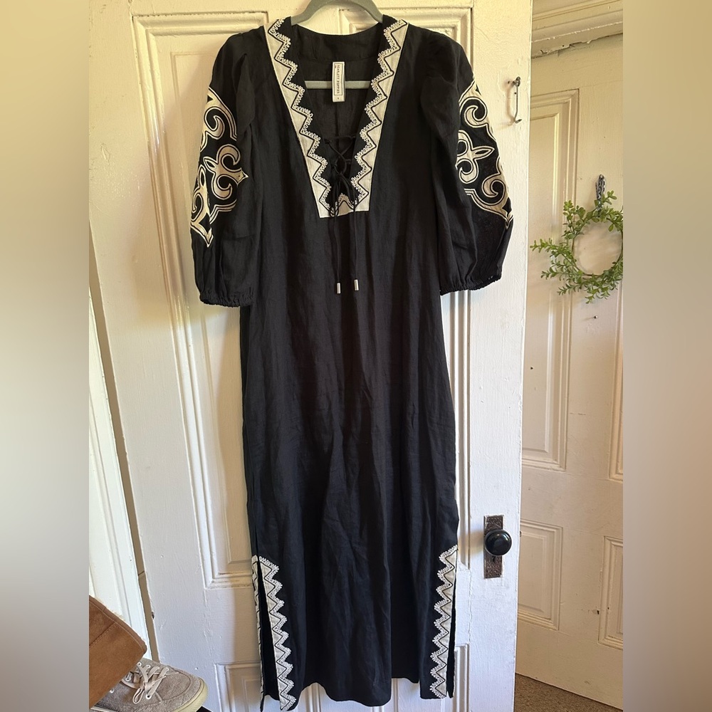 Stunning Scarlet poppies Black Embroidered Puff-Sleeve Maxi Dress size small
